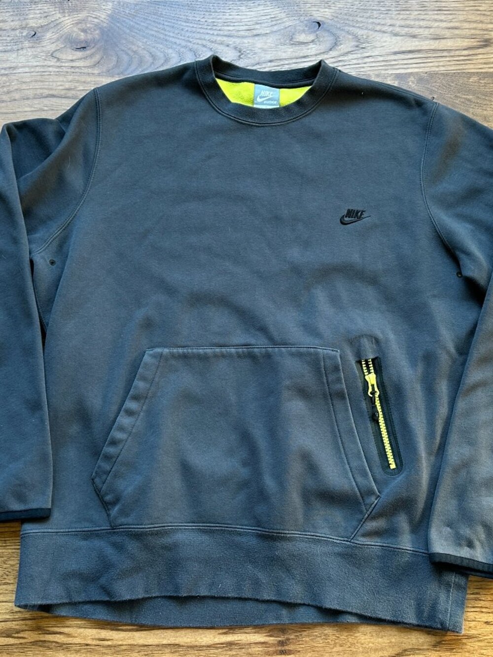 Men's Nike Crew Neck Sweatshirt - Size L